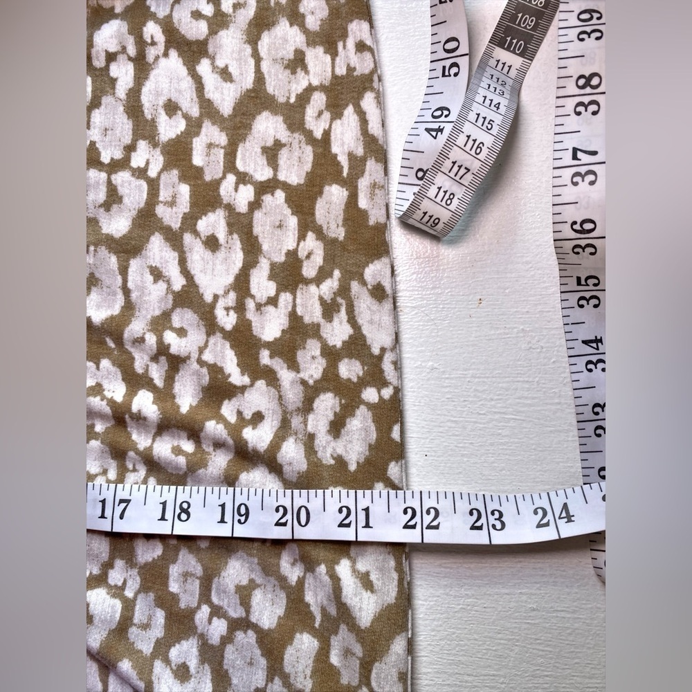 Wonderly Neutral Leopard Print Sleeveless Midi Dress - Picture 9 of 12
